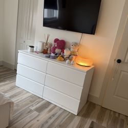 COMPLETE Bed Room Set with