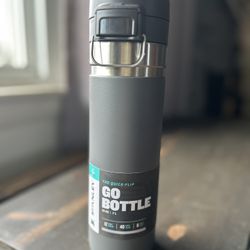 Stanley 24 Oz Quick Flip GO Bottle 