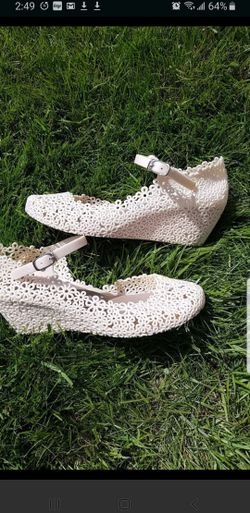 SURDELE- sz 6 1/2 lace wedges