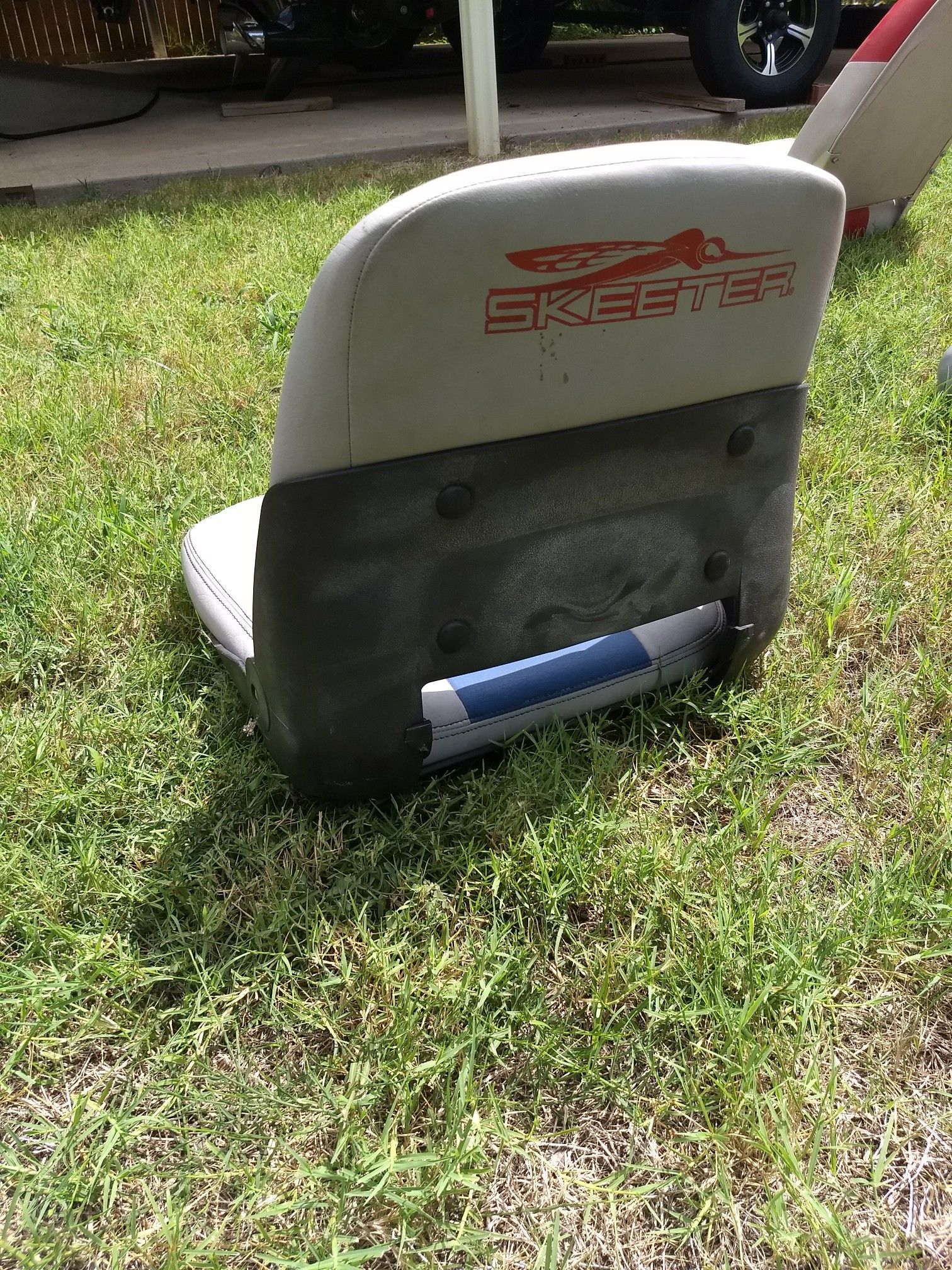 Skeeter bass boat seat