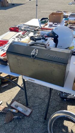 Metal tool box w/ some tools