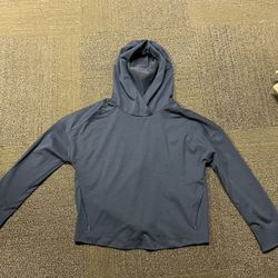 *Lululemon Sweatshirt 
