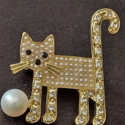 Genuine Freshwater Pearl Gold Tone Seed Pearls " Kitty Cat" Pin