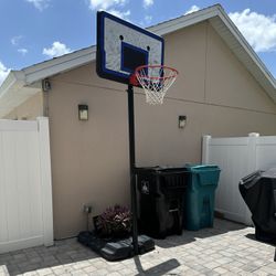 Lifetime Basketball Hoop
