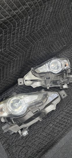 Lexus IS250 Headlights