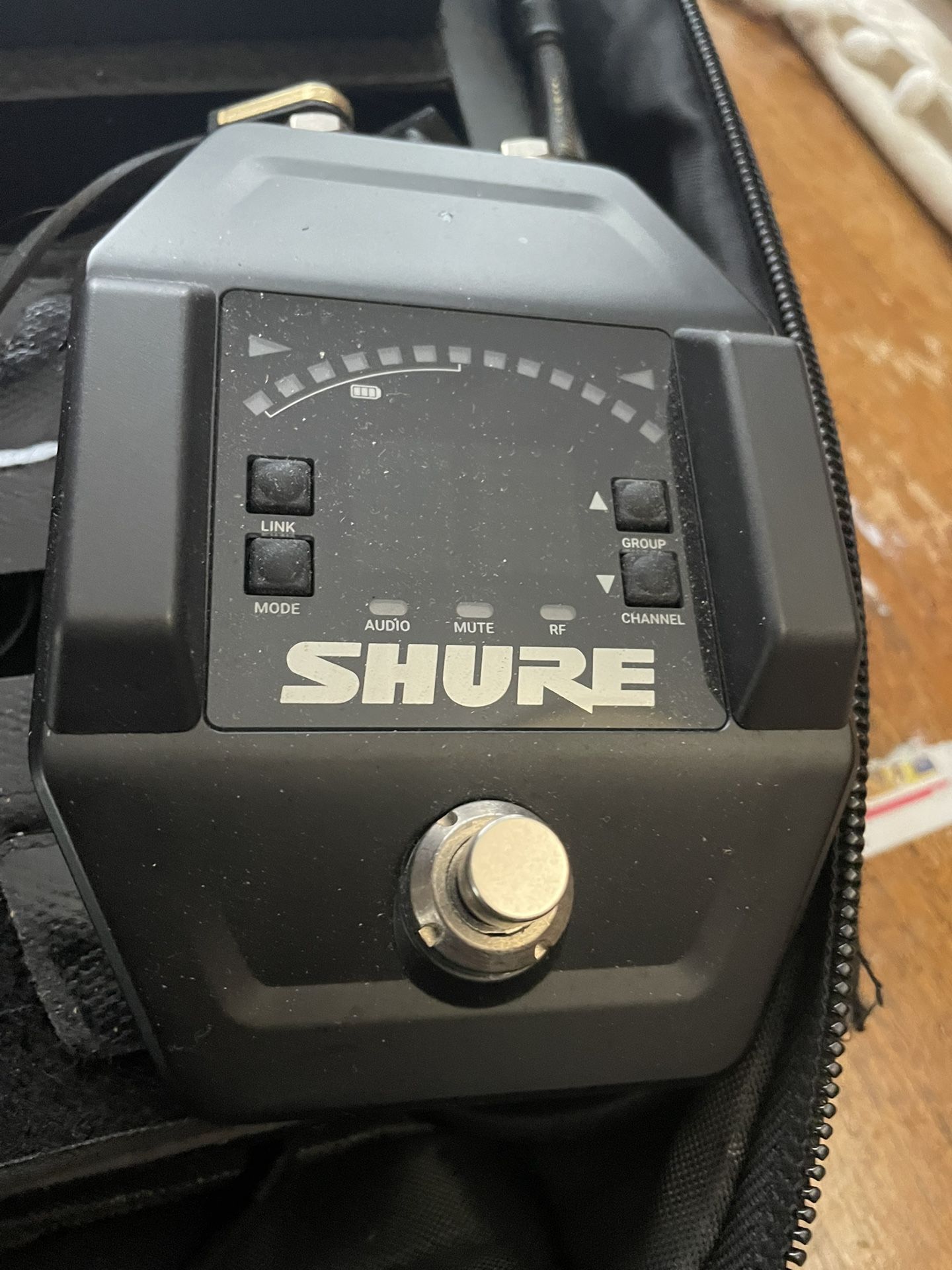 Shure GLXD16+ Digital Wireless Guitar Pedal System