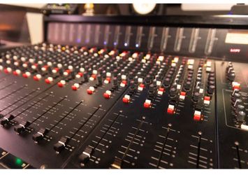 TRIDENT CONSOLE PLUS 10 PRE AMPS NEVE