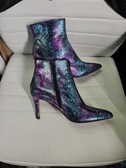 Betsy Johnson Purple METALLIC Boots Sz 8