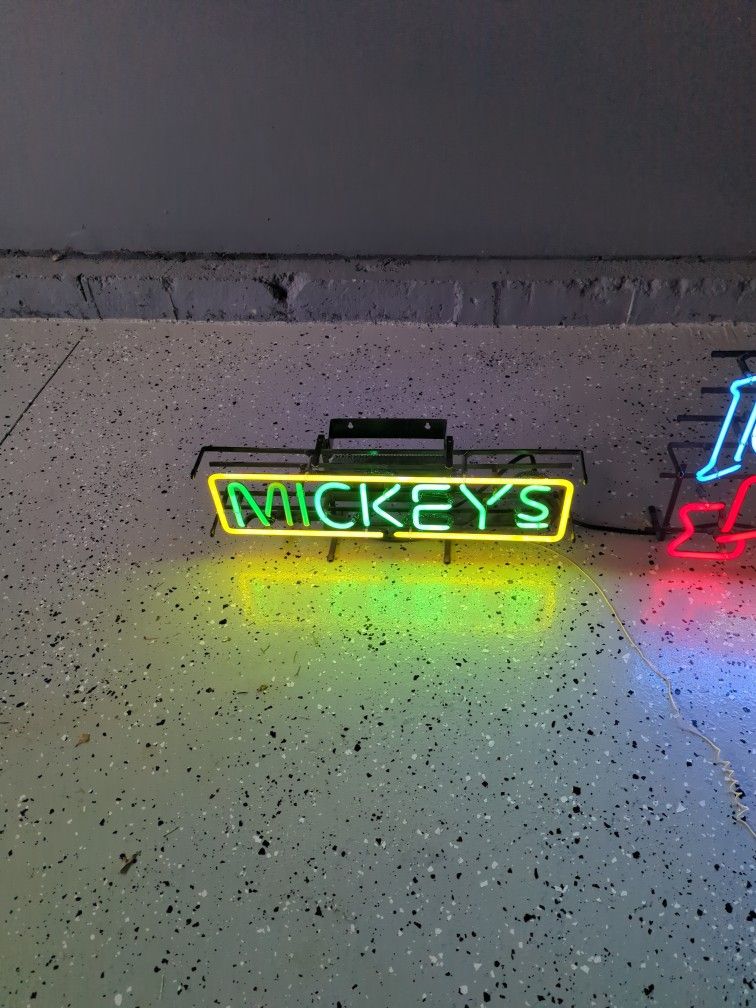 Two Vintage Neon Beer Signs Icehouse / Mickeys