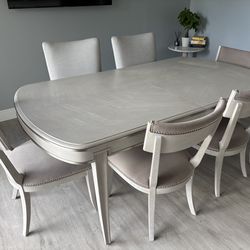 7 piece dining set (Baer’s) expandable table - can seat 8!!