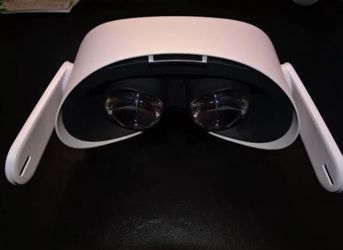 Oculus Quest 2 Controllers Included