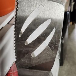 bbq spatula and tongs