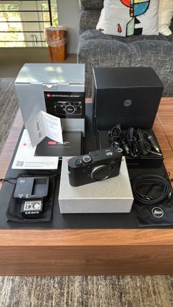 Leica M10 Monochrom “Leitz Wetzler” Limited Edition [Rare]