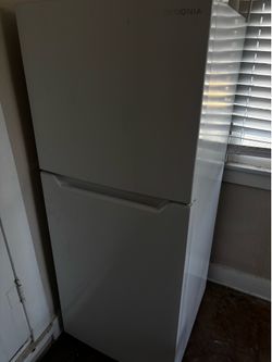 Insignia Fridge – Works Great!
