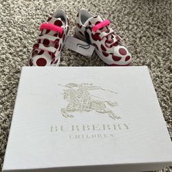 BRAND NEW BURBERRY KIDS SNEAKERS SIZE 2