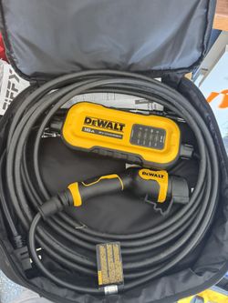 DEWALT Level-2 Portable Electric Vehicle EV Charger up to 16 Amps, 120-240-Volt AC 3.8 KW, 25 Ft. Cable, Weatherproof Sims new,maybe one time used