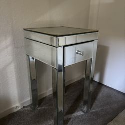 Mirrored Side Table 