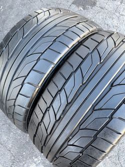 Selling pair of NITTO 265/35/20