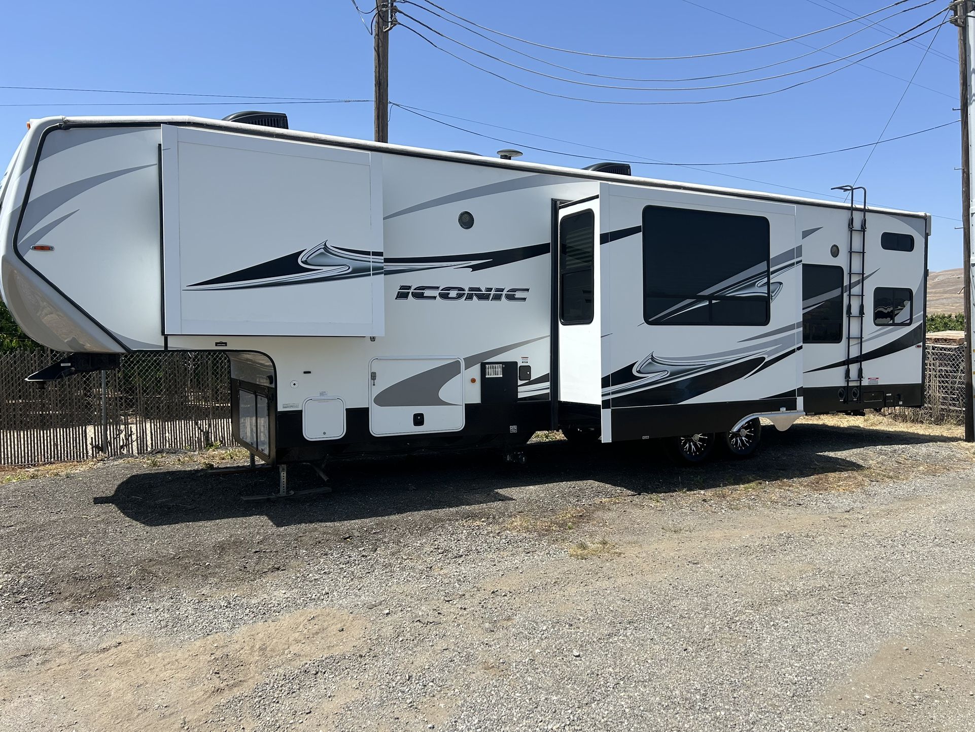 2016 Eclipse Iconic 3312MC