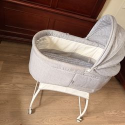 Baby Bassinet – Great Condition