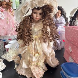 Garden dress doll