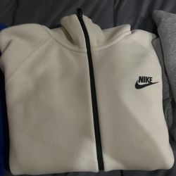 Nike Tech