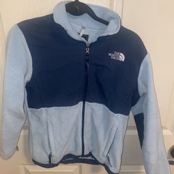 Girls The North Face Jacket.                                      10