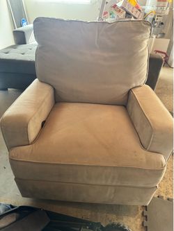 Rocking chair / recliner