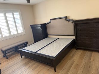 Bassett Furniture King 11 piece Bedroom Set