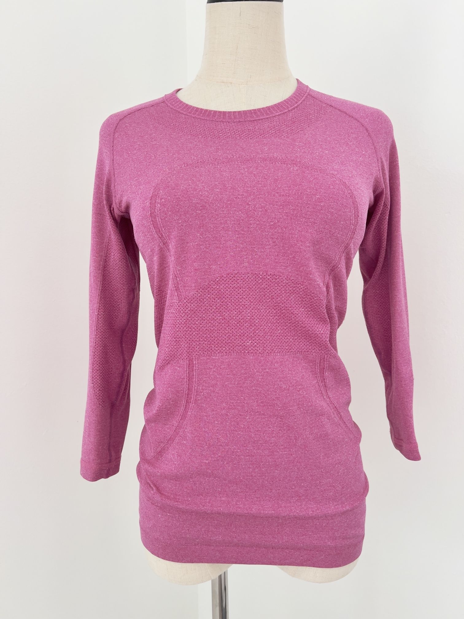 Lululemon Purple Long Sleeve Top, size 6