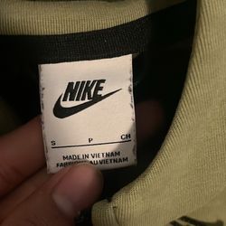 Green Nike Tech Fit Size Small
