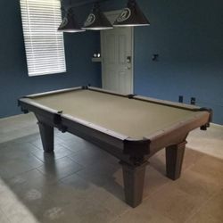 Beautiful Olhausen Pool Table 