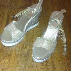 Wedges BRAND NEW size 7-8