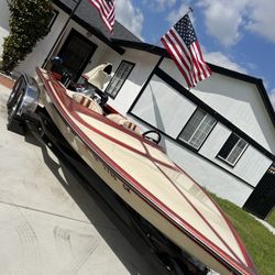 1978 Hallett Bubble deck jetboat