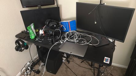 Gaming Streaming Desk