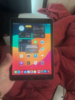 iPad brand new refurbished new everything mint iPad 6th gen yes you can jailbreak the 6s and 7s