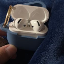 AirPods 4 