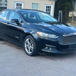 2015 Ford Fusion Hybrid SE