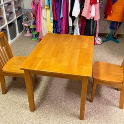 Pottery Barn Kids small Carolina table with two chairs