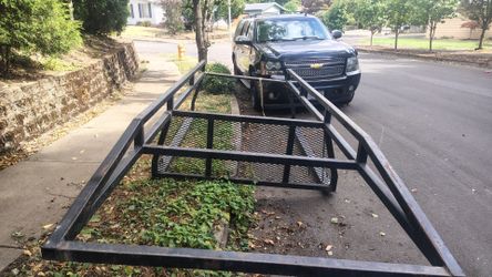 Tool rack for full sized pickup