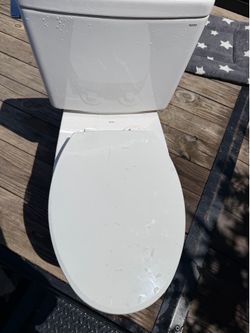 Toilet Toto good condition
