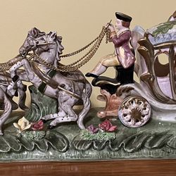 Vintage Royal Factory Naples Capodimonte “Cinderella” Carriage 14”x5”x7” J 