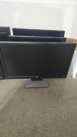 Lot of 10 - 20 inch computer monitors