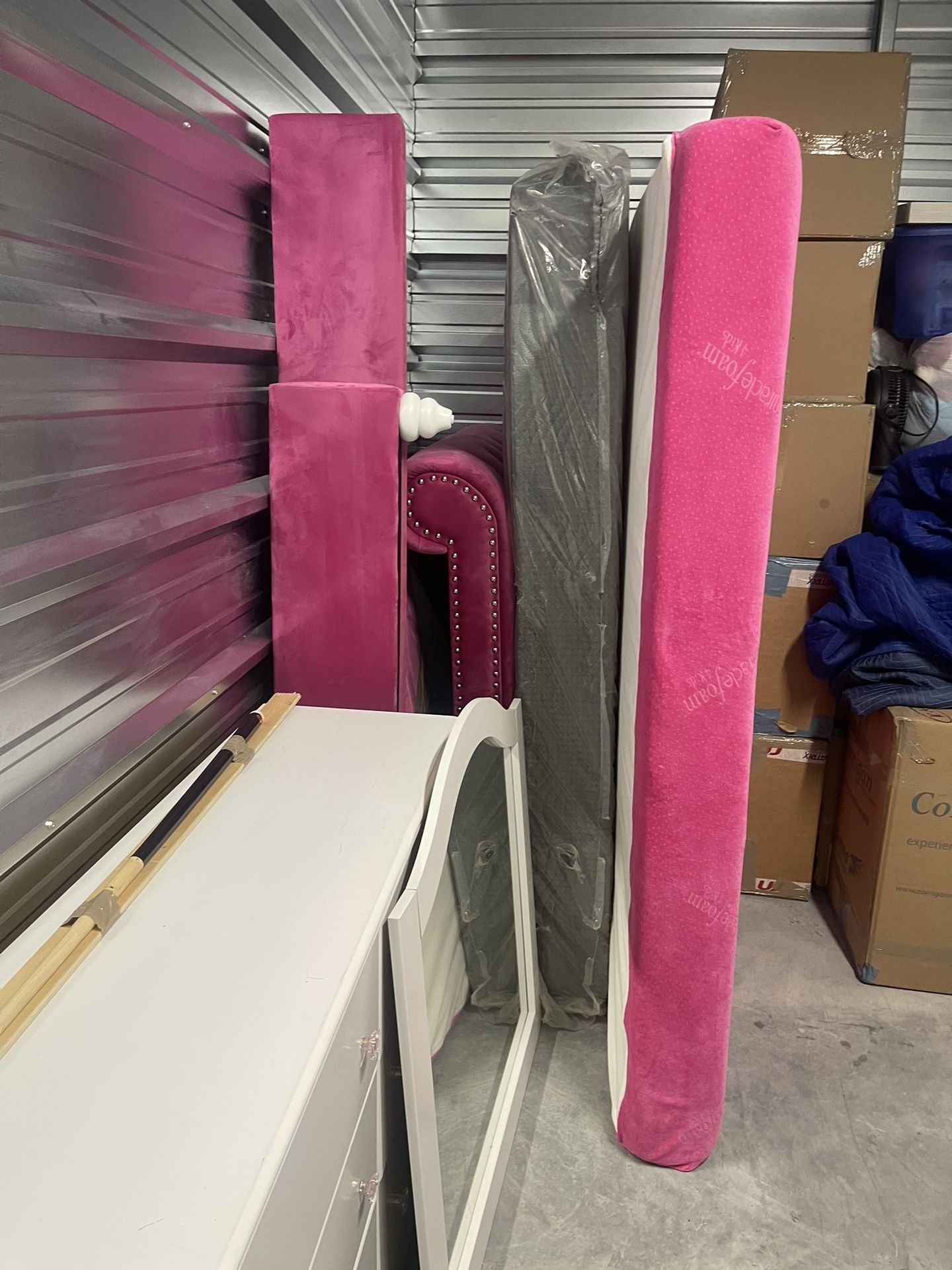 Girl’s Pink Sleigh Bed, With Dresser an Mirror .
