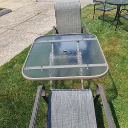 Table + Chairs 