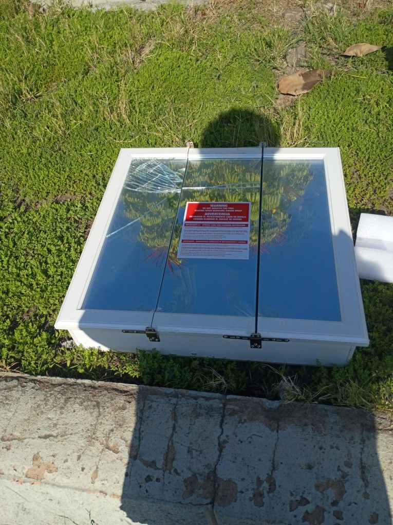 24" MEDICINE CABINET