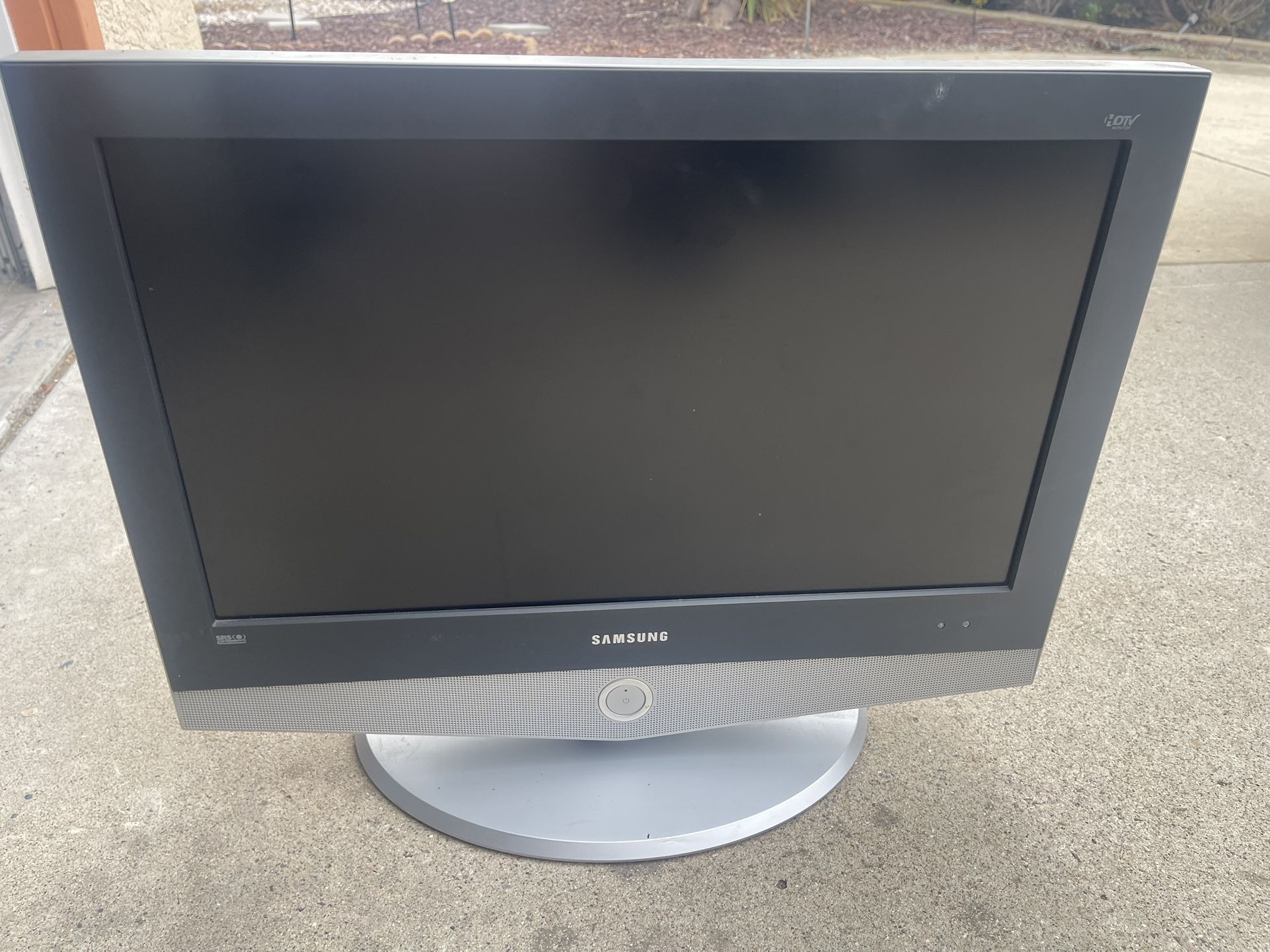 Samsung 22” TV
