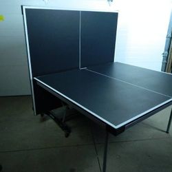 Stiga Ping Pong / Tennis Table 