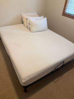 Queen bed/mattress