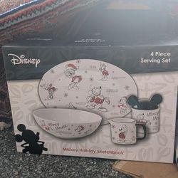 RARE Disney  Mickey Mouse Christmas Sketchbook 4 Piece Serving Set Platter Bowl